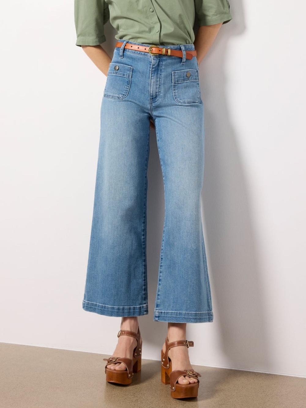 KUT from the Kloth Meg High Rise Wide Leg Jeans Assertive Light Wash Size 4